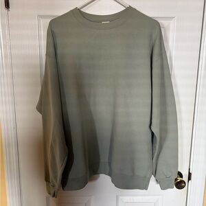 Hanes Unisex sage green crewneck